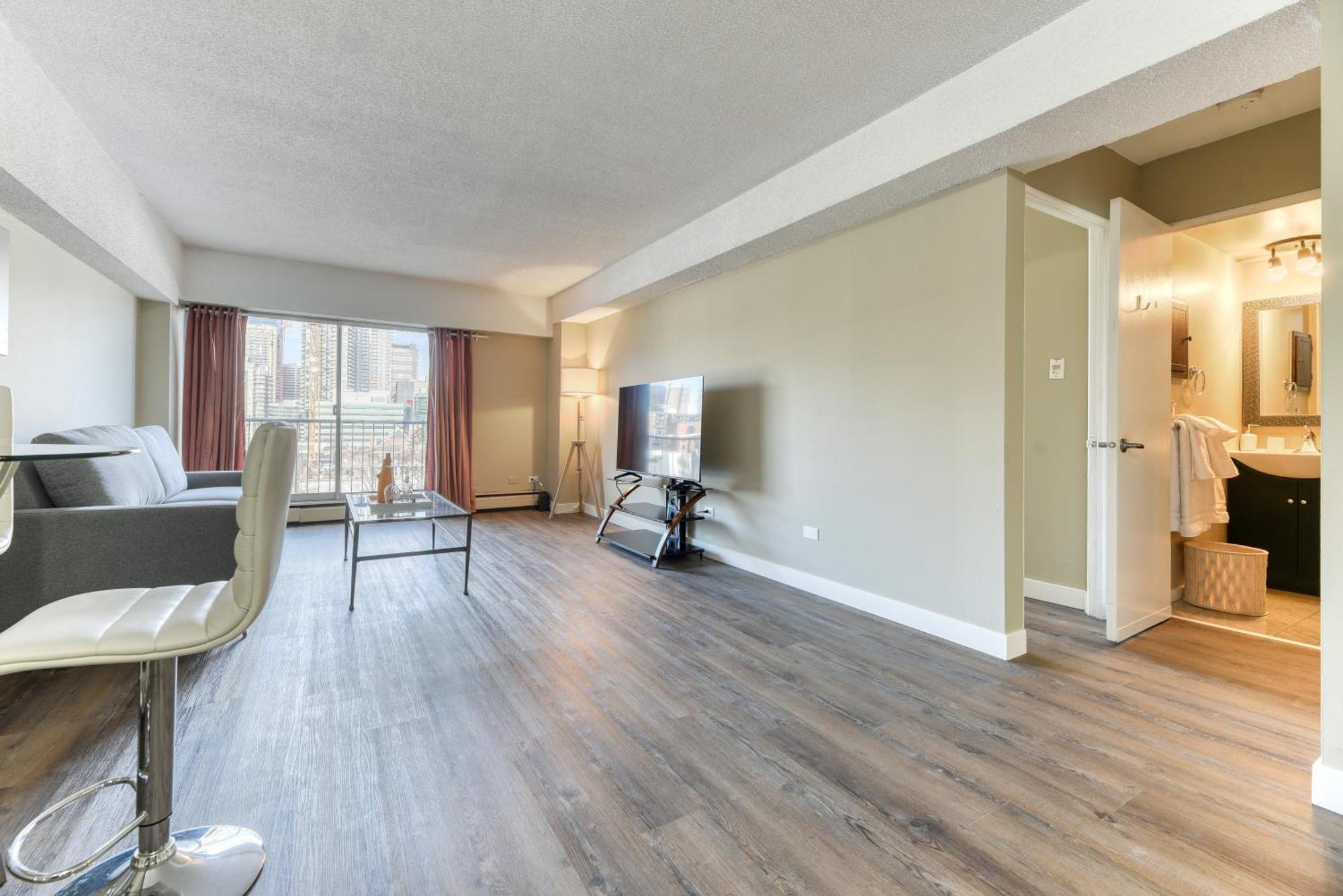 A Spacious Downtown 1-Bed Suite Calgary Zewnętrze zdjęcie